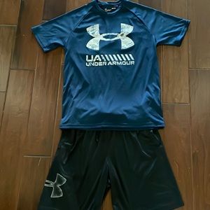 Under Armour Tshirt and Shorts - medium